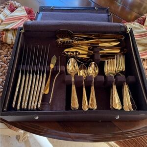 Elegant Gold Cutlery Set